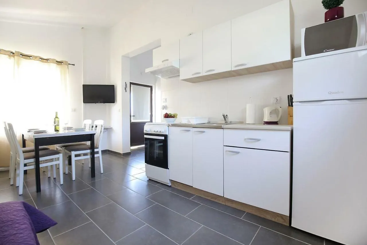 House On The Beach Tin Privlaka  Holiday home Privlaka (Zadar)